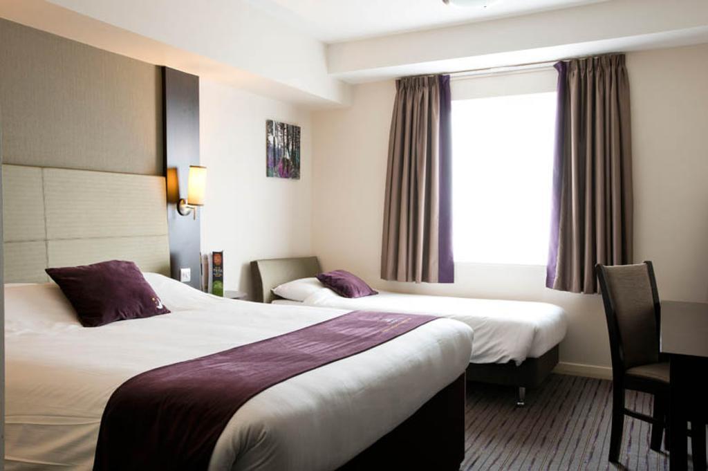 Premier Inn Epsom South Cameră foto