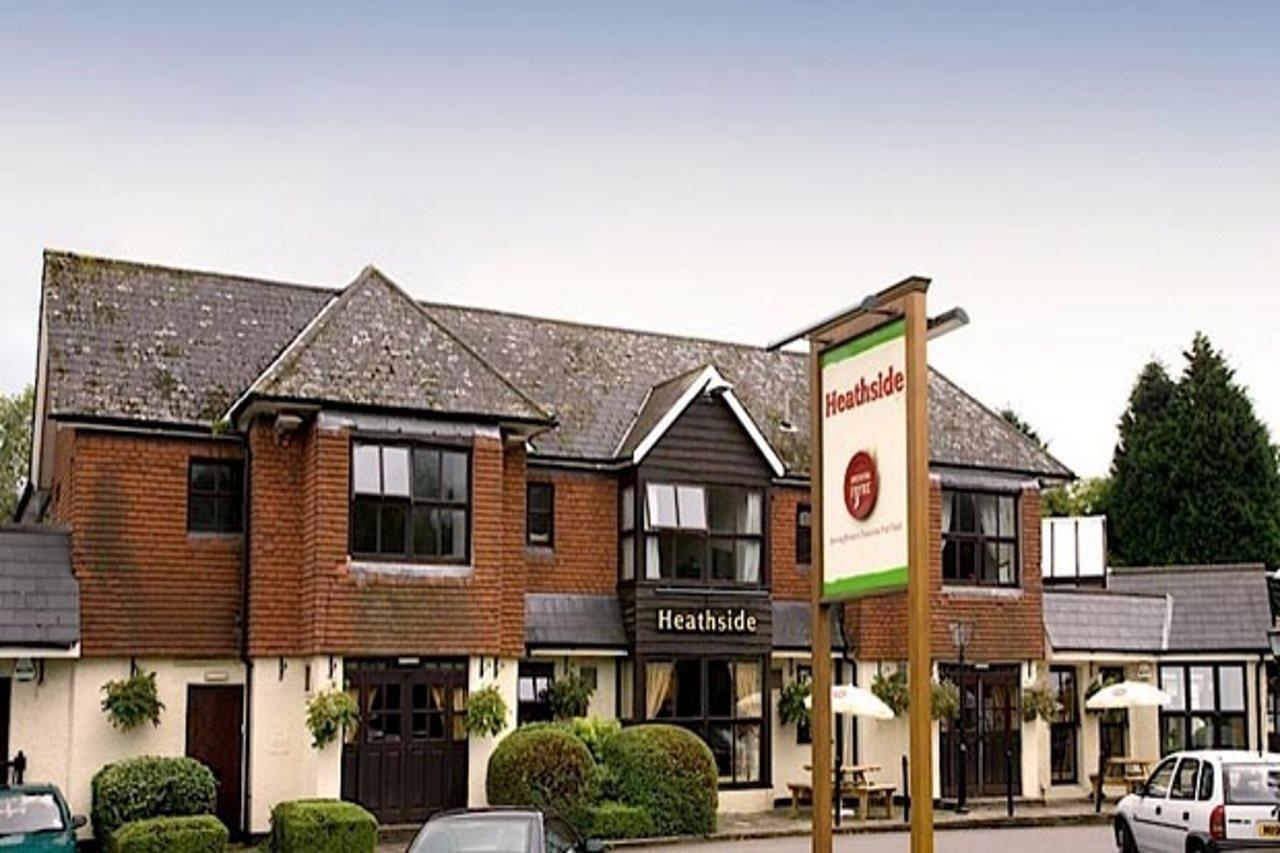 Premier Inn Epsom South Exterior foto