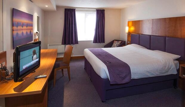 Premier Inn Epsom South Exterior foto